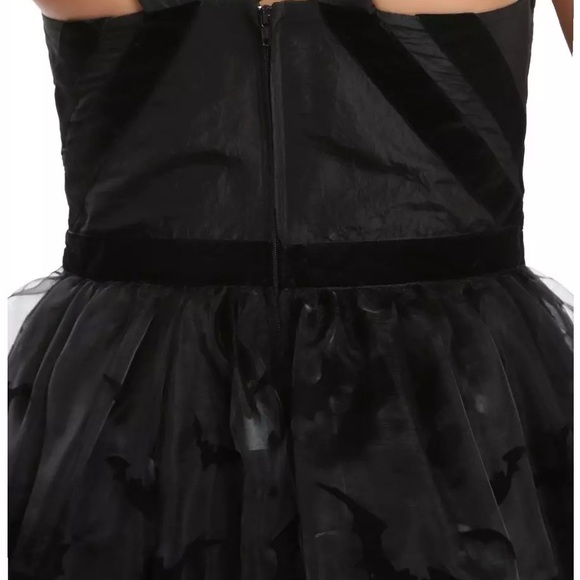 🆕 DC Comics Limited Edition Batman Formal Dress 🦇 GOTH Costume - Picture 5 of 9